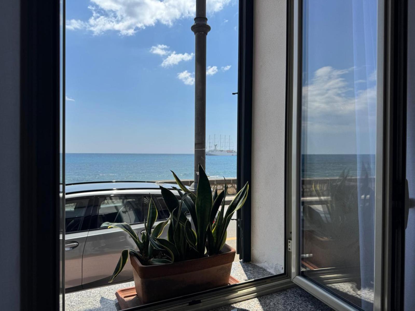 Casa Vacanza Sweet Home Giardini Naxos Εξωτερικό φωτογραφία