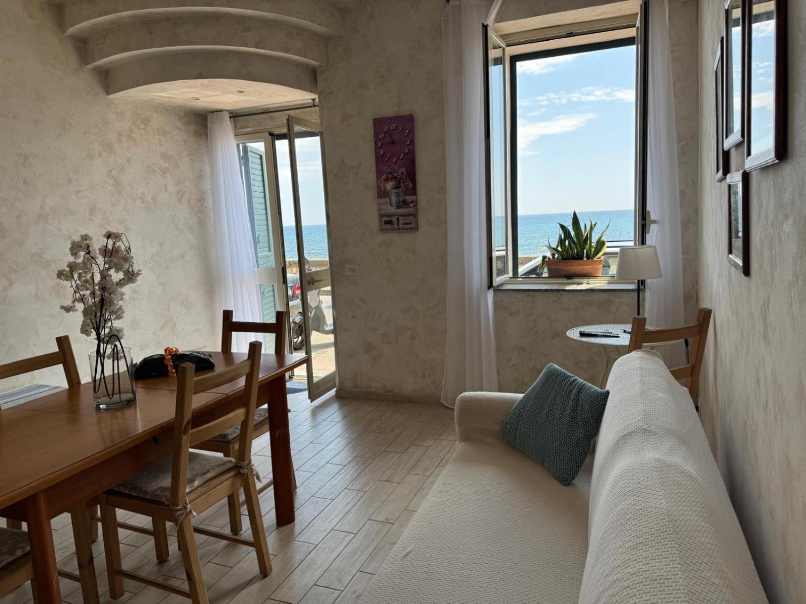 Casa Vacanza Sweet Home Giardini Naxos Εξωτερικό φωτογραφία