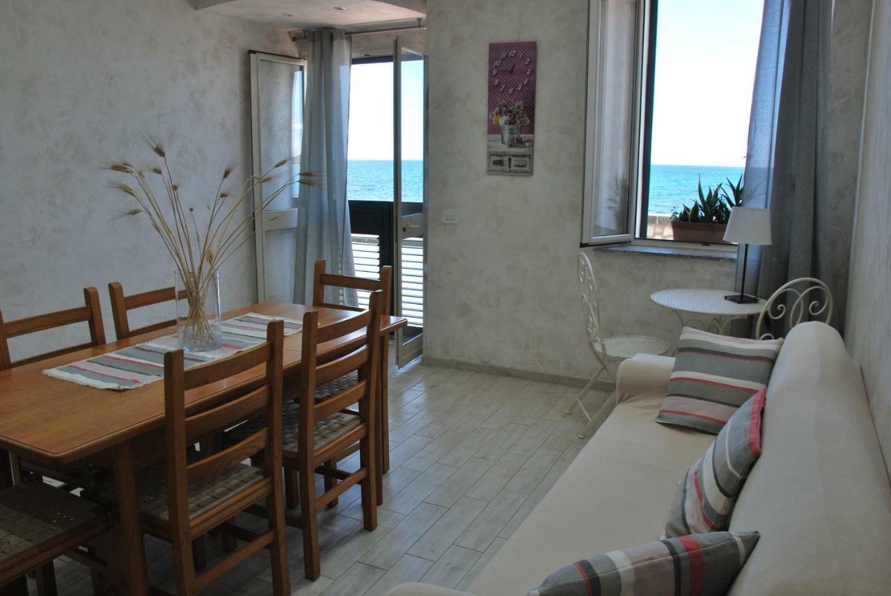 Casa Vacanza Sweet Home Giardini Naxos Εξωτερικό φωτογραφία
